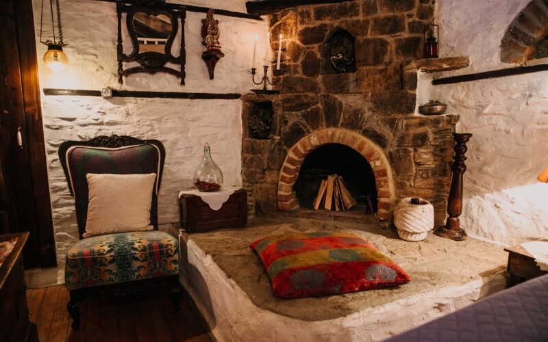 Cottage 1, photograph 4 of 11