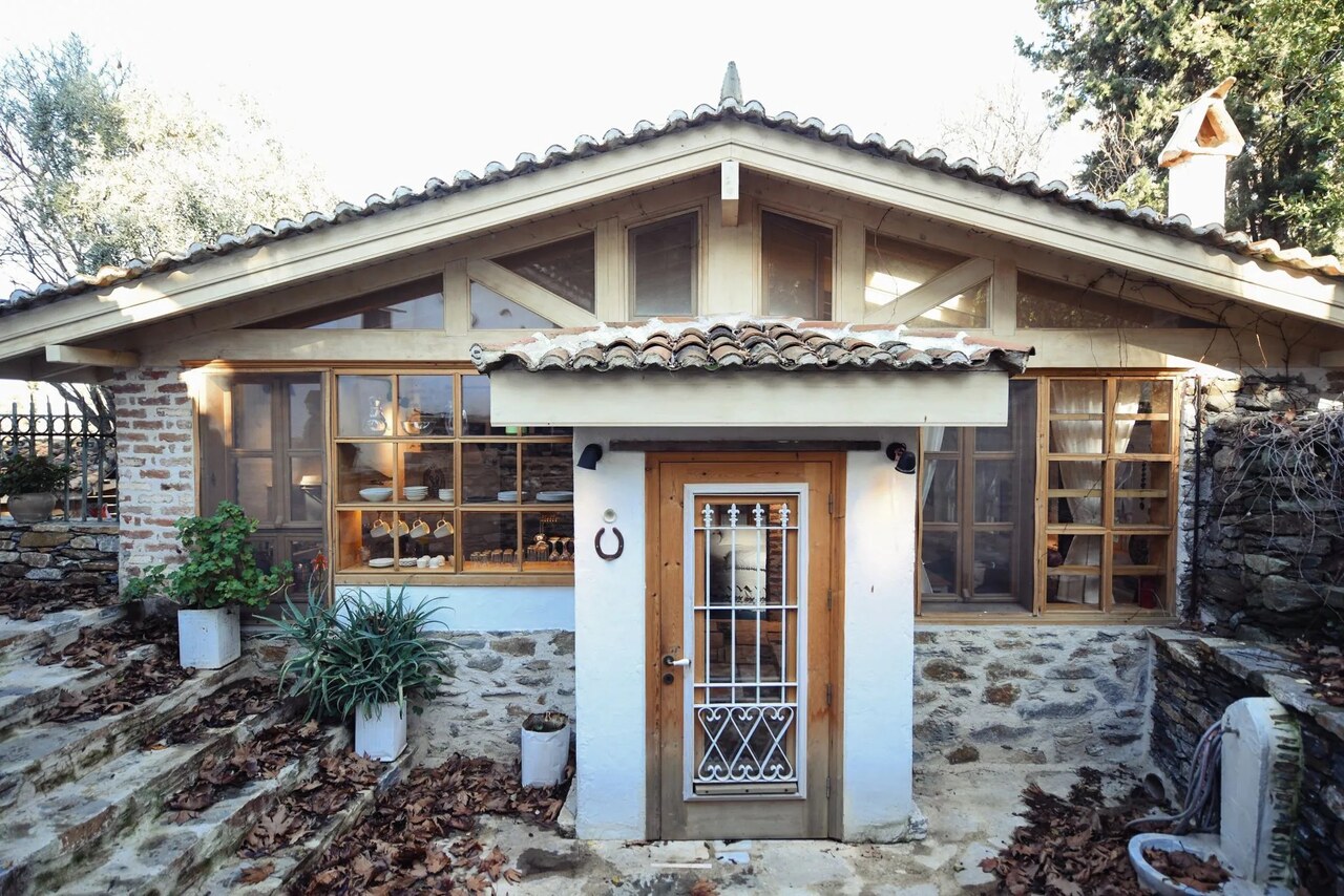 The Hen House, photograph 1 of 5