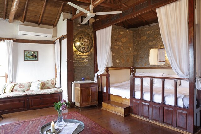 Platform Bed House 6